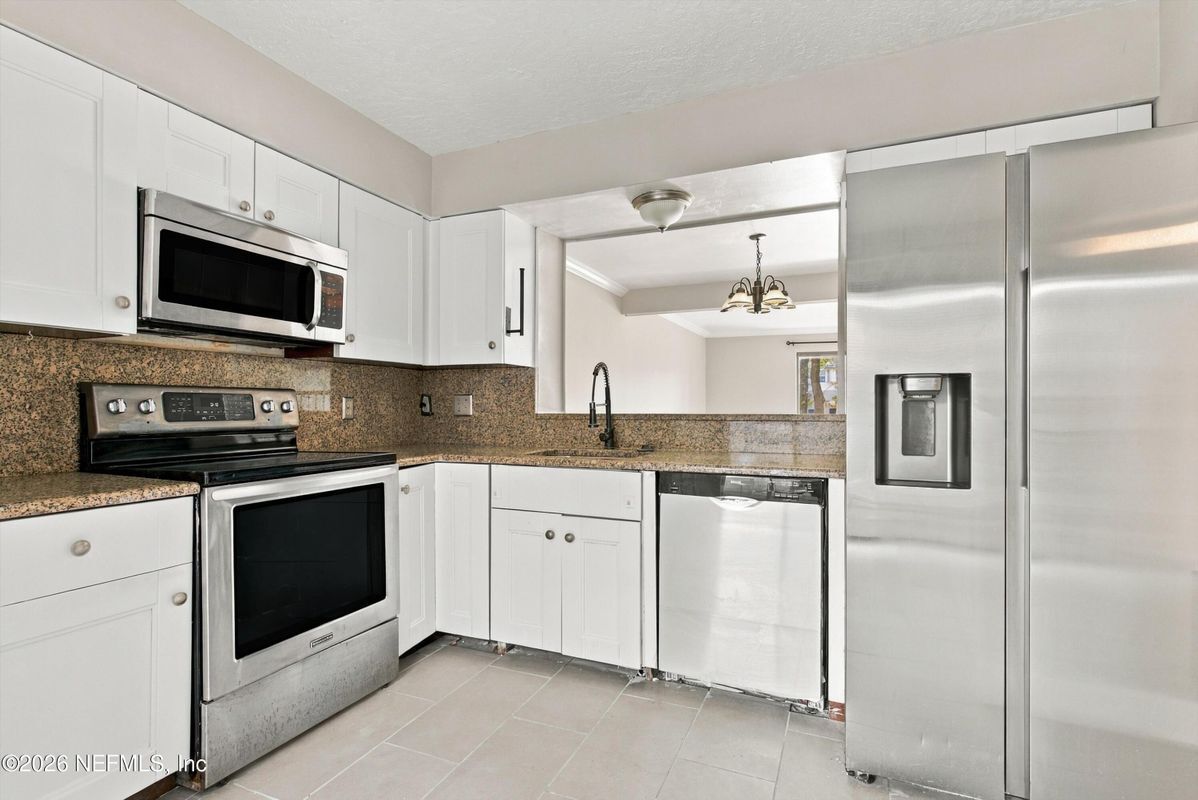Building Photo - 7703 Las Palmas Way