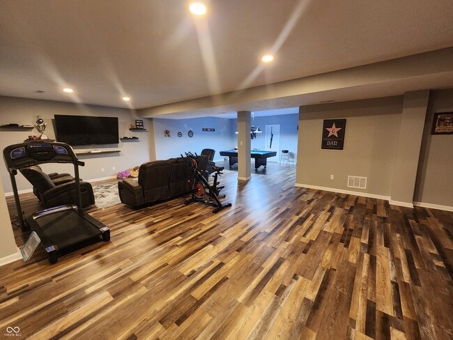 Building Photo - 15803 W Rail Dr