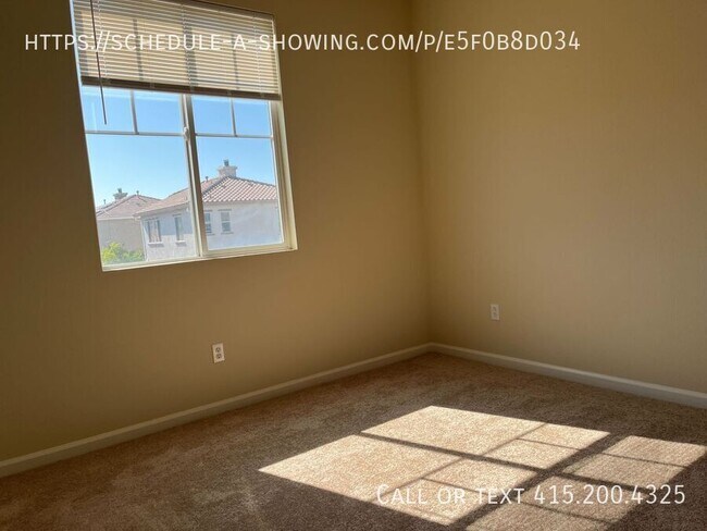 Building Photo - 1005 Ashbridge Bay Dr