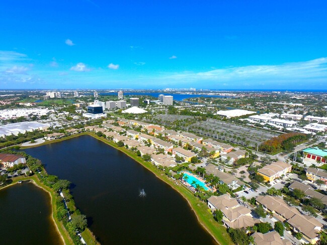 Building Photo - 750 Millbrae Ct