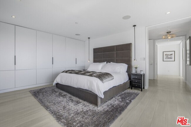 Building Photo - 1600 Marlay Dr