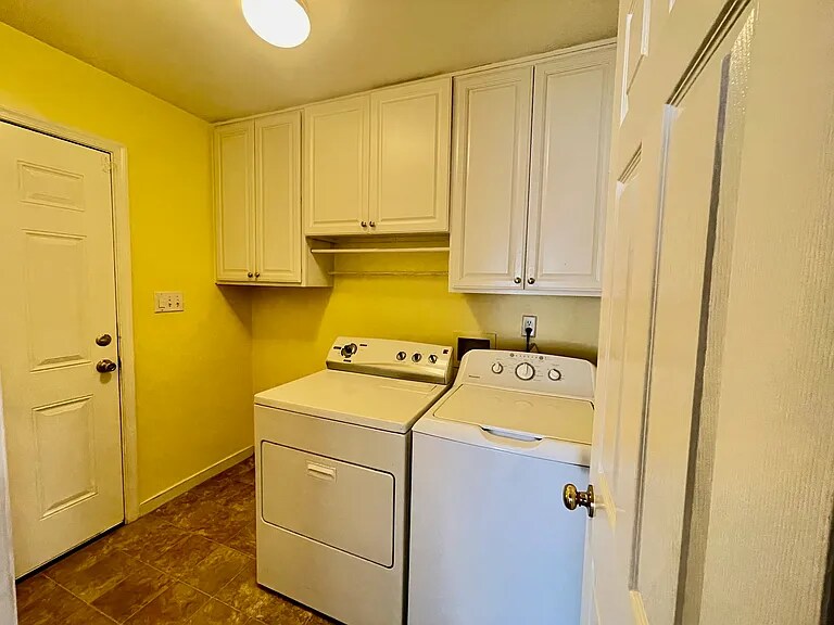 Building Photo - 3730 Carrie Ridge Ct