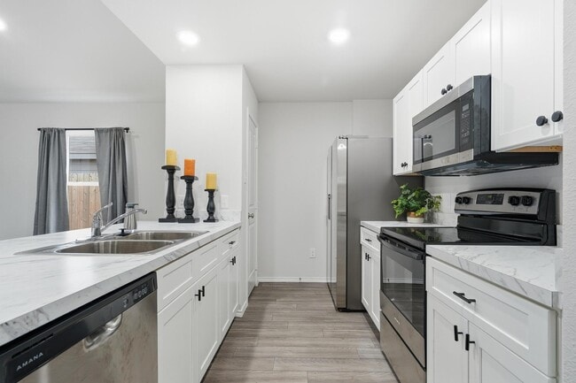 Building Photo - 226 Sage Brush Dr