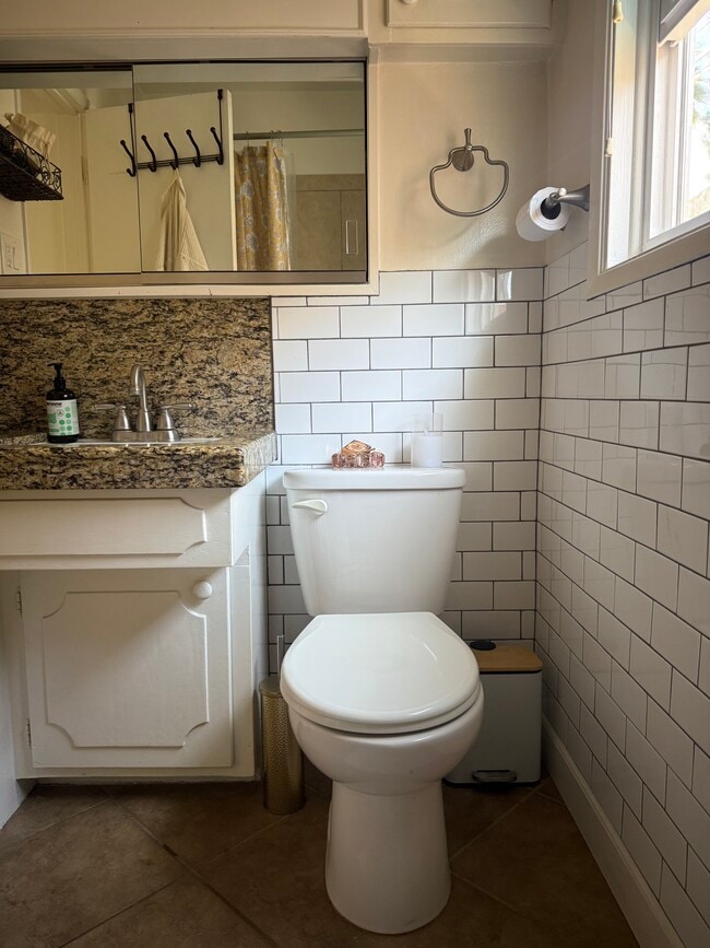 Building Photo - 1601 Gish Ave