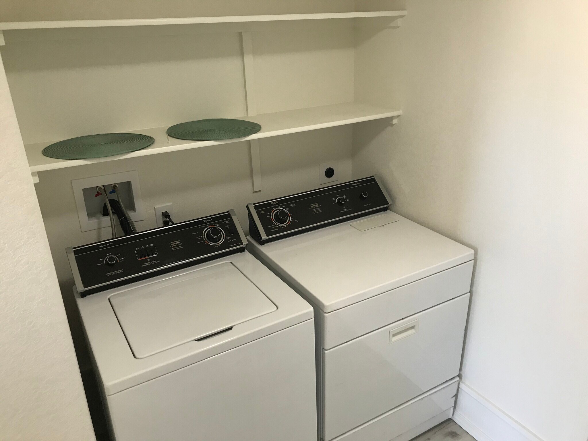 Building Photo - 799 N San Carlos Dr