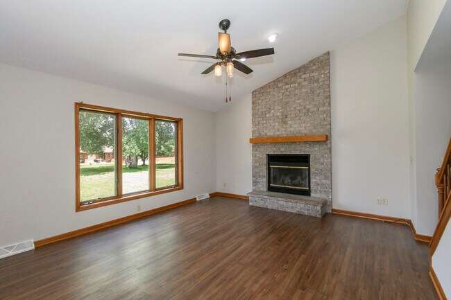 Building Photo - N58W23798 Hastings Ct