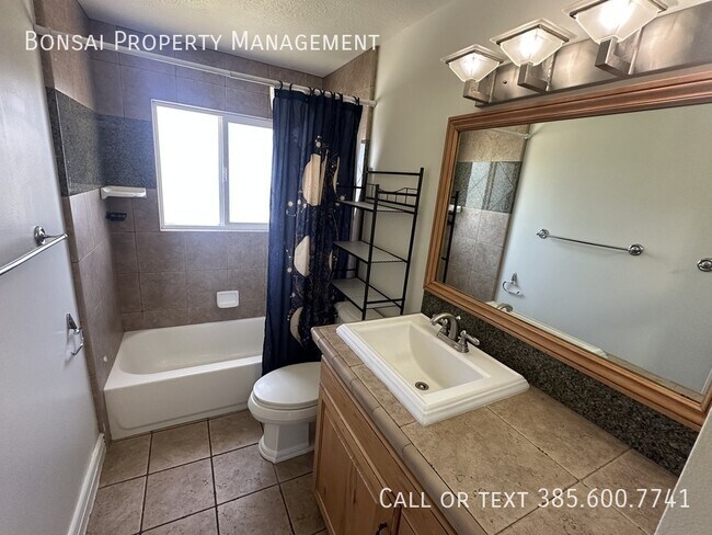 Building Photo - 2291 Longmeadow Dr