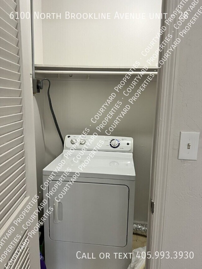 Building Photo - 6100 N Brookline Ave