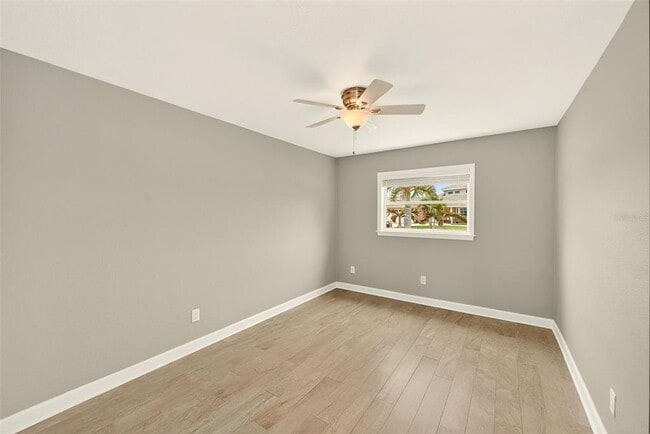 Building Photo - 5434 Oakhurst Dr