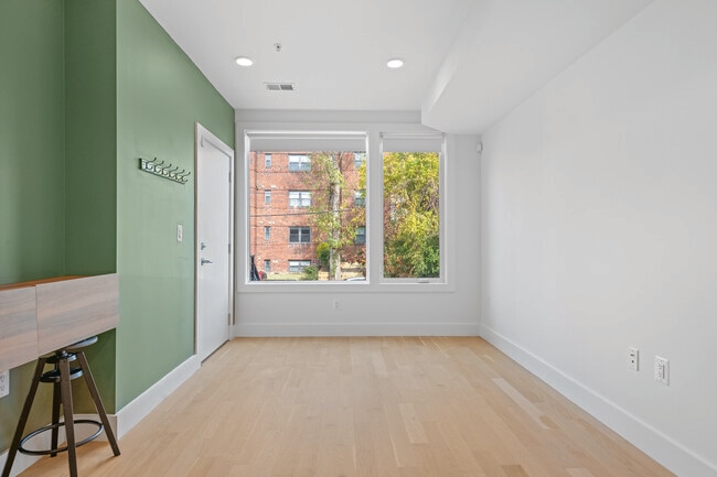 Building Photo - 1515 K St SE