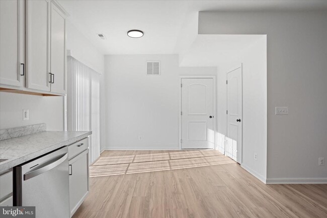 Building Photo - 116 Windsor Knit Rd