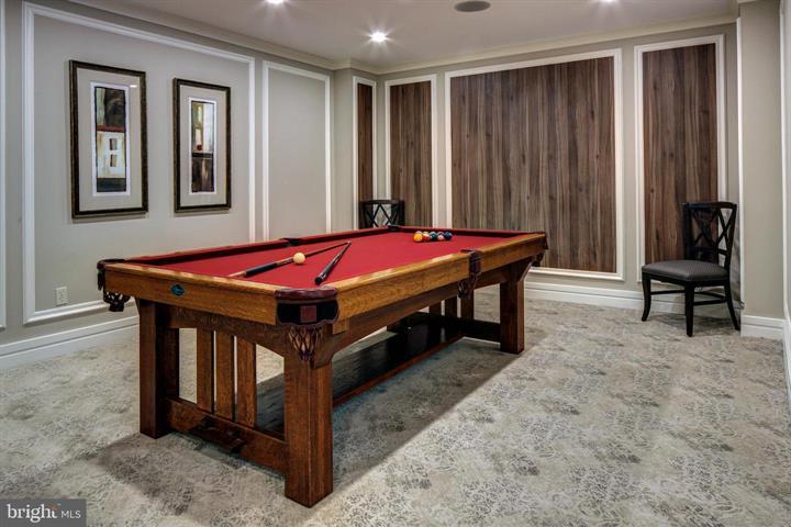 Billard Table in Party Room - 5 Park Pl