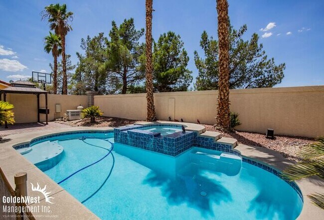 Building Photo - Modern & Inviting 4Bdm 2.5Ba Home with Private Pool