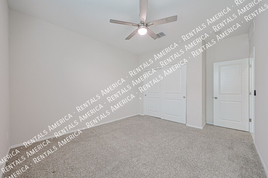 Building Photo - 10338 W Wier Ave