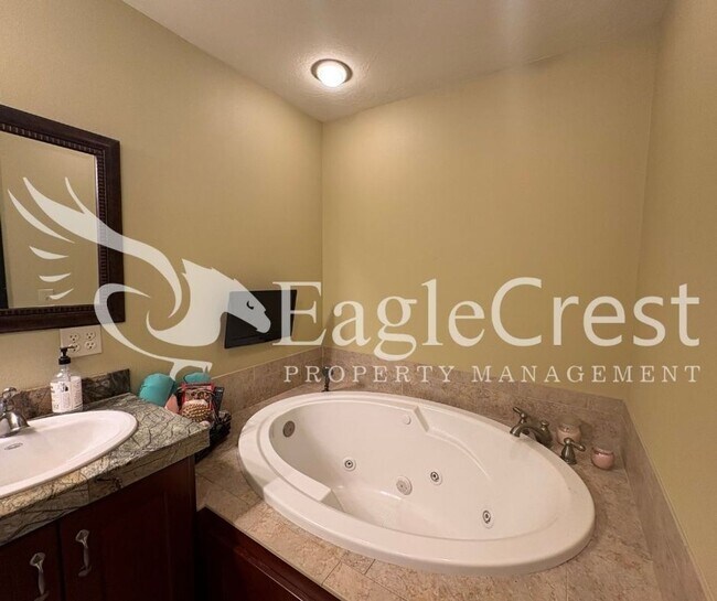 Building Photo - Beautiful Five Bedroom Home with Acreage
