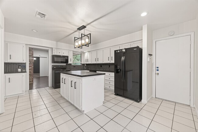 Building Photo - 12131 Ella Lee Ln