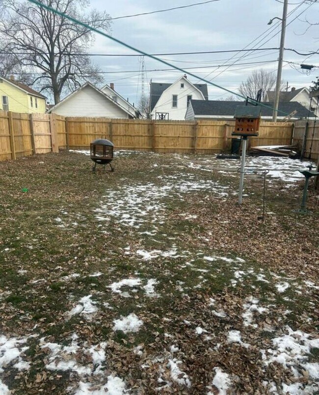 Building Photo - 3 Bed 1 Bath