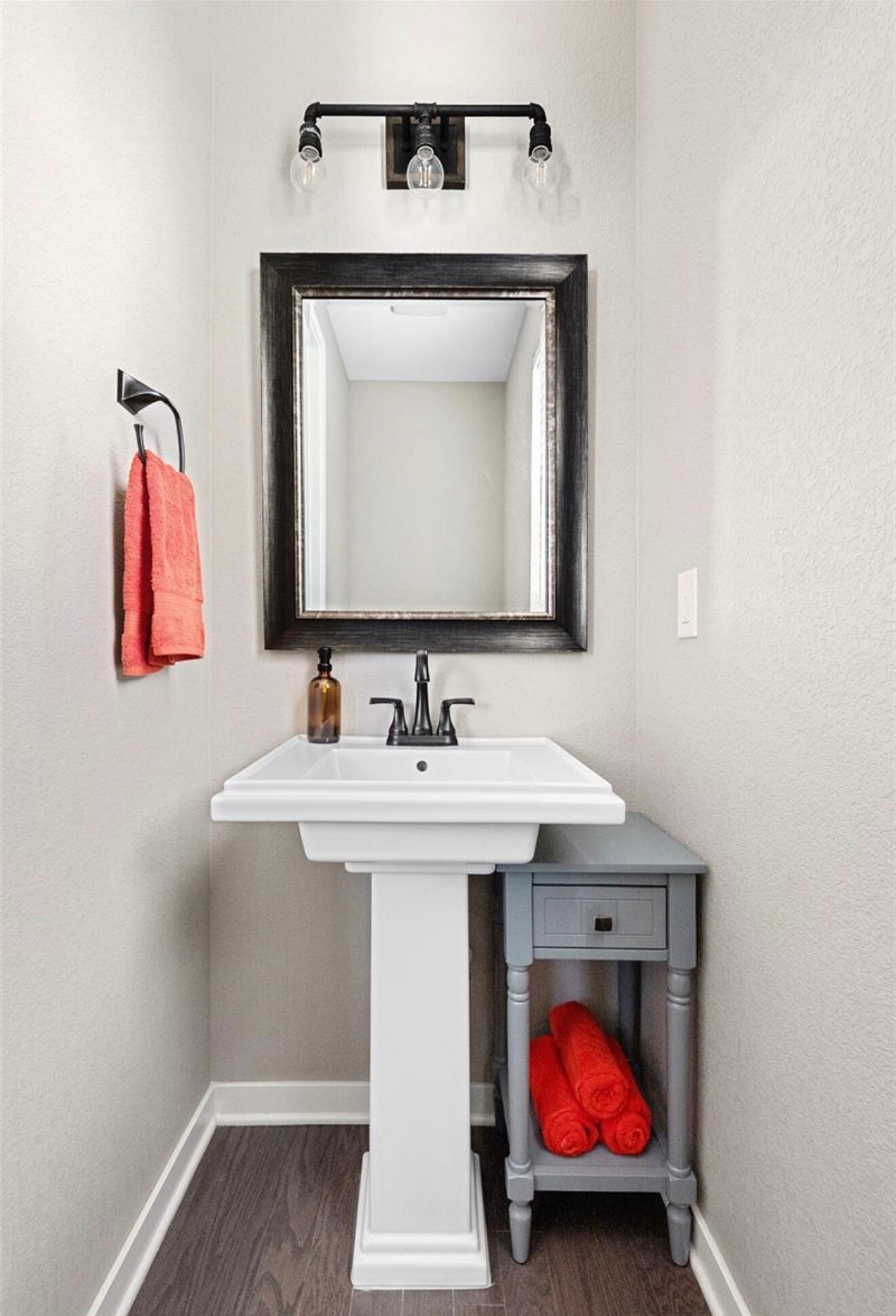 Building Photo - 9977 Hough Pt