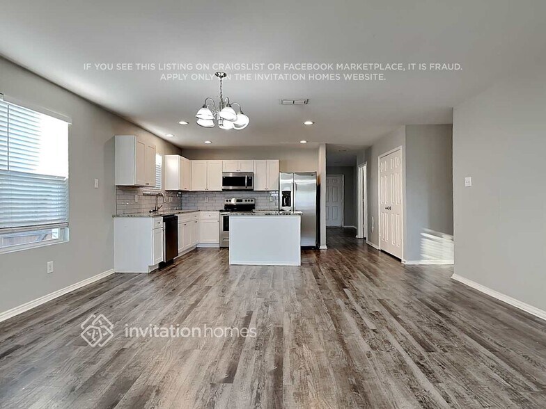 Building Photo - 112 Abelia Dr