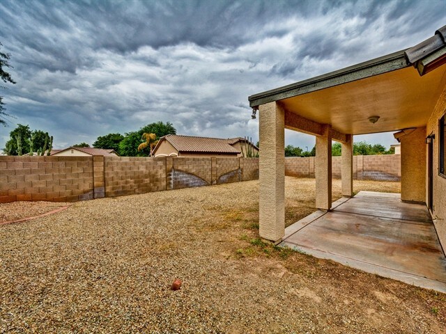 Building Photo - 2604 N 105th Dr