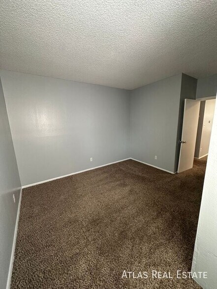 Building Photo - 4345 Davenport Way