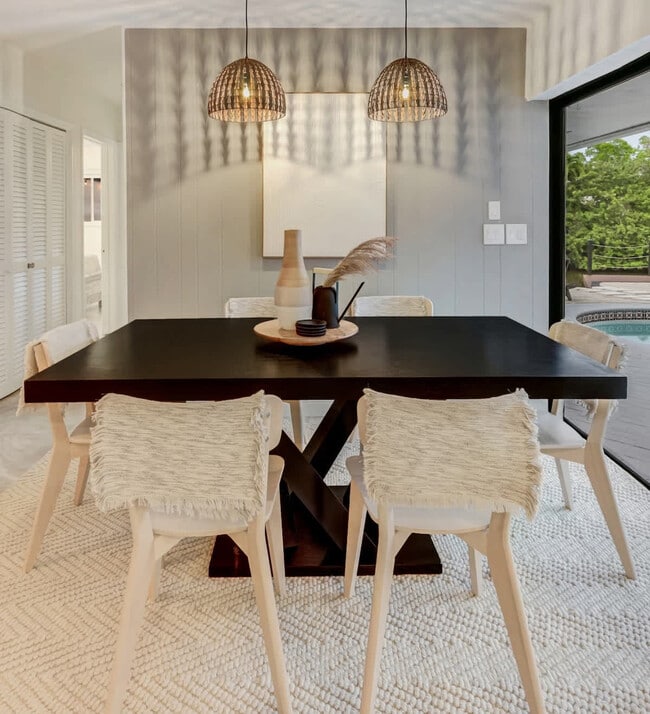 Building Photo - 2325 NE 195th St