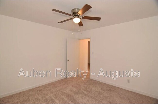 Building Photo - 601 Jefferson Dr