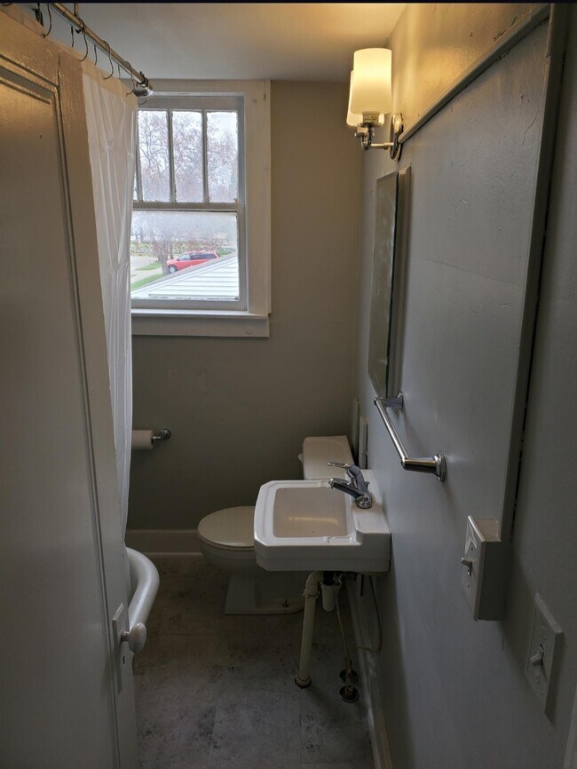 Building Photo - 3319 Jewell Ave