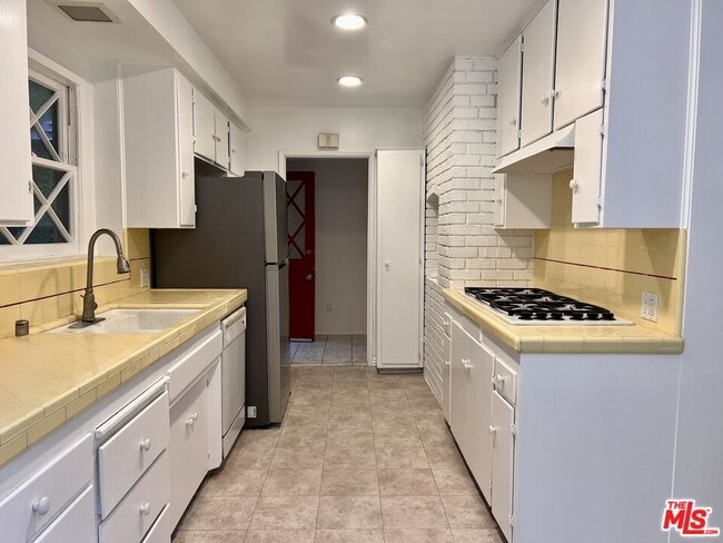 Building Photo - 15237 Del Gado Dr