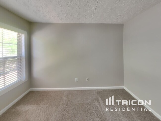 Building Photo - 1027 Maple Leaf Dr