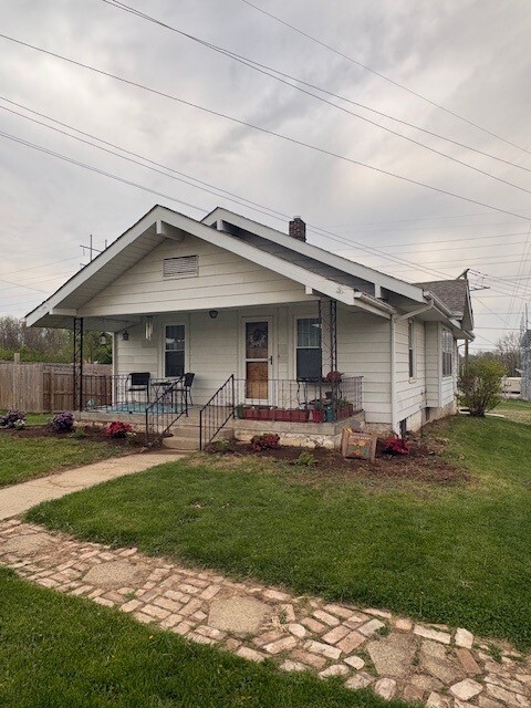 Building Photo - 612 W Cherokee Dr