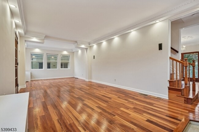 Building Photo - 80 Locust Ave