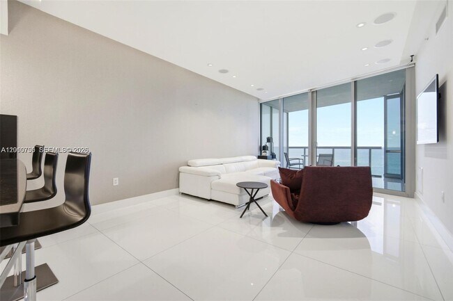 Building Photo - 17121 Collins Ave