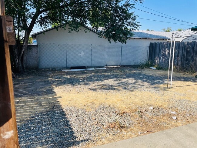 Building Photo - 3730 Ivy St