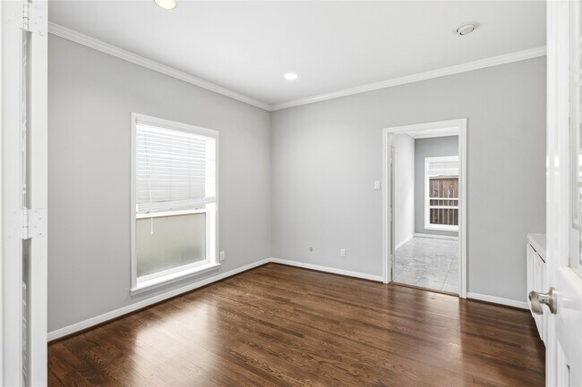 Building Photo - 11507 Del Monte Dr