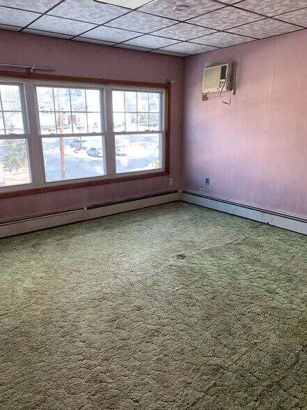 Building Photo - 816 Green Ridge St