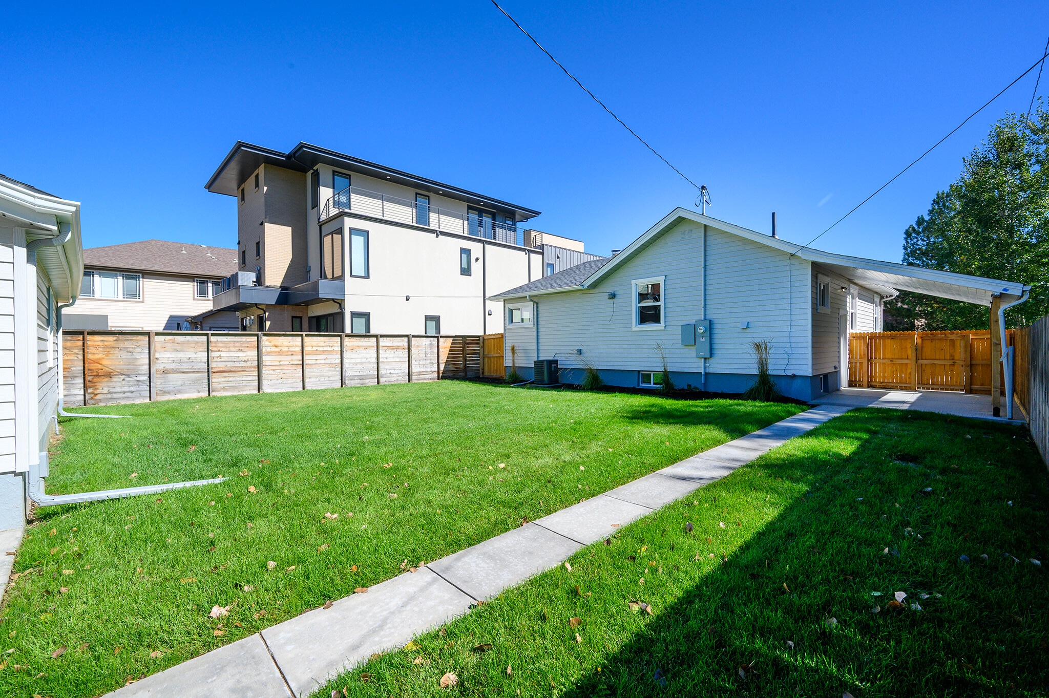 Building Photo - 2435 S Race St