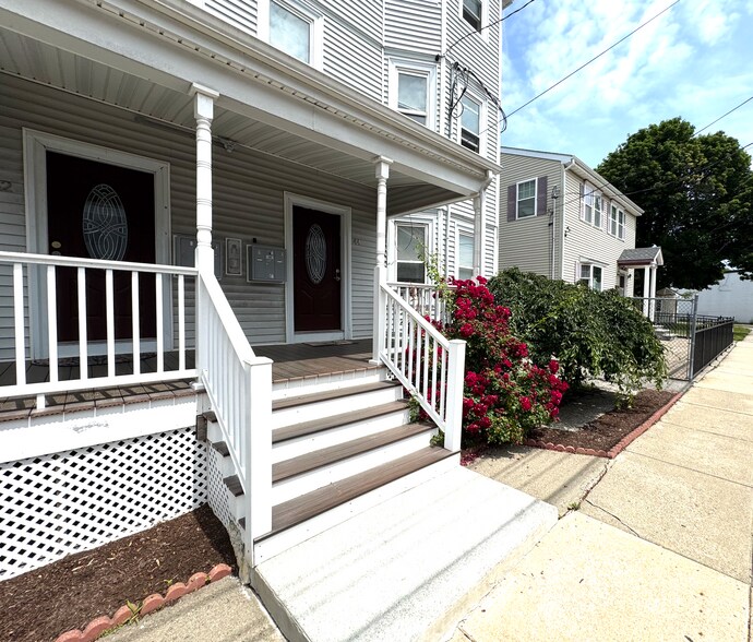 Primary Photo - 40 Fenton St