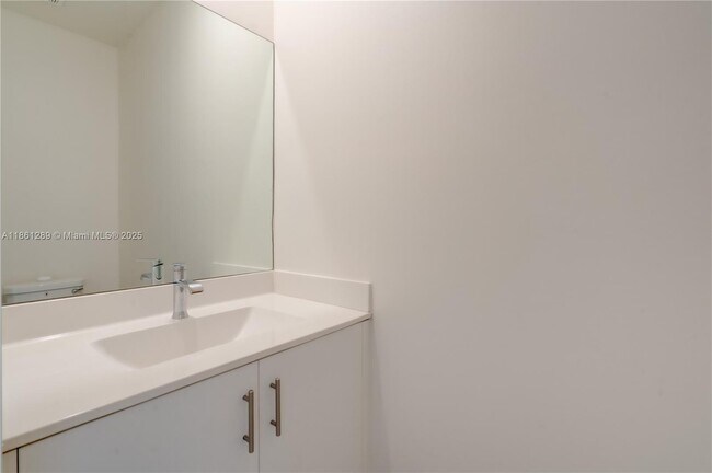 Building Photo - 15826 NW 91st Ct