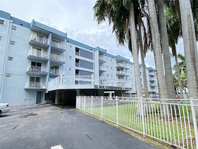 Primary Photo - 1655 W 44th Pl