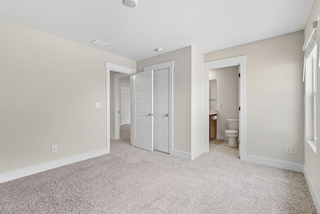 Building Photo - Modern 3BR/2.5BA Townhome in luxurious Village at Chapel Green! $2250/mo rent***