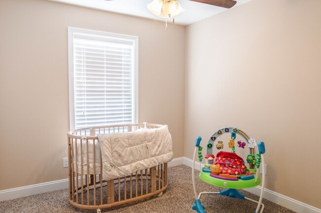 Building Photo - Pet Friendly Four Bedroom with Basement!