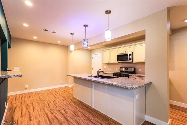 Building Photo - 2100 Santa Ynez Dr