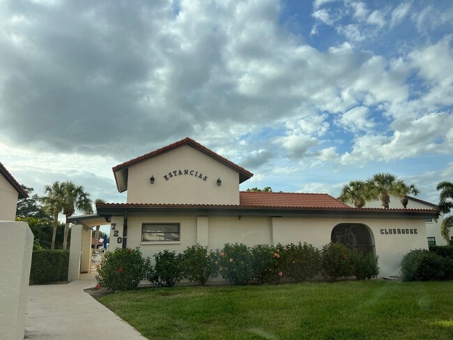Building Photo - 2bd/2ba Townhome