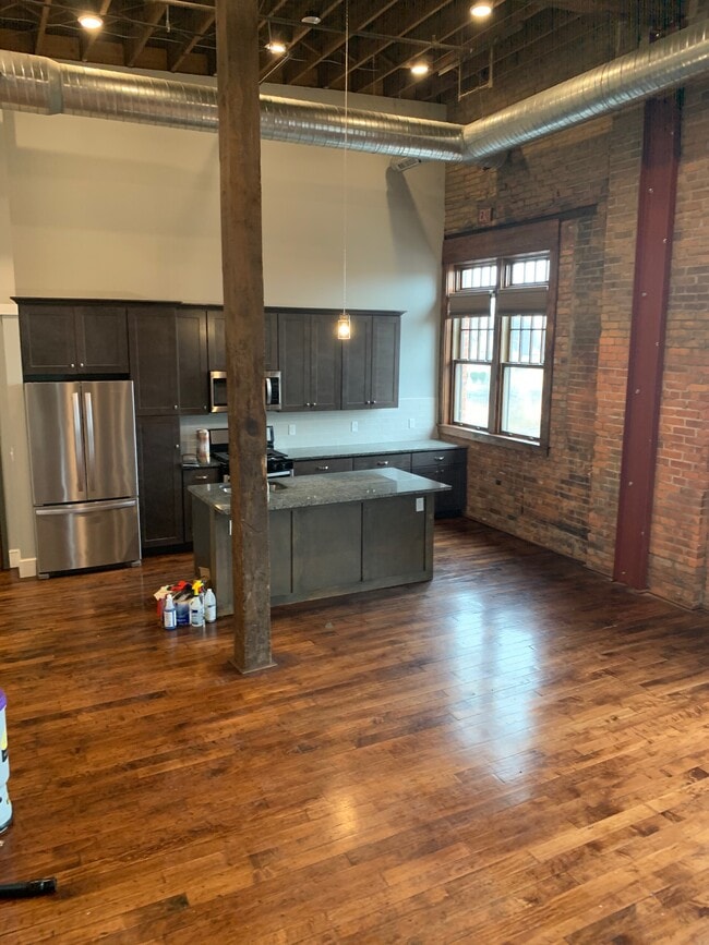 Building Photo - 65 Vandalia St