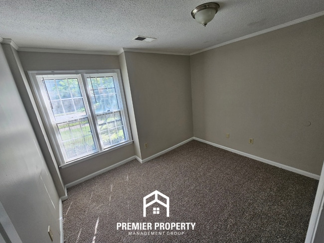 Building Photo - Modern 3BR/2BA with Soaring Vaulted Ceilings | Fireplace, Garage & Deck