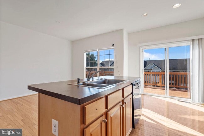 Building Photo - 200 Chesterbrook Ct