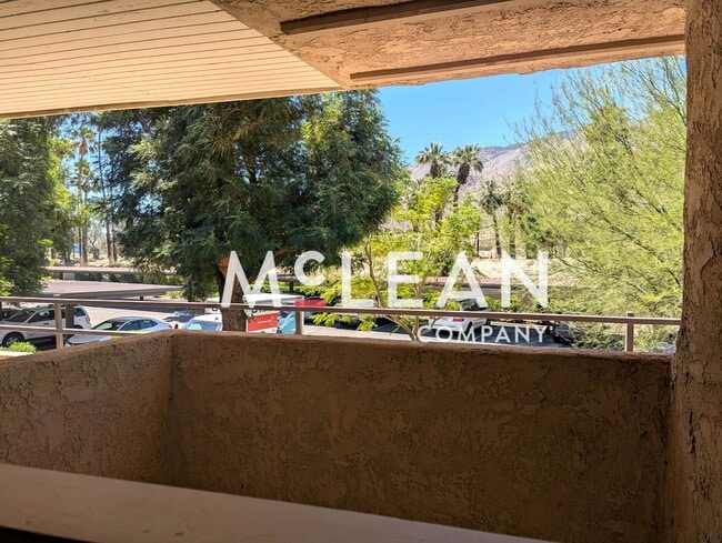Building Photo - Cozy Palm Springs Villas II Condo