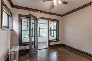 Building Photo - 3817 N Drake Ave