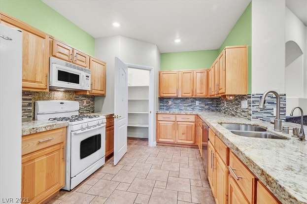 Building Photo - 2290 Bull Lake Dr